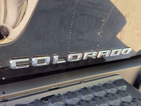 Used 2025 Chevrolet Colorado LT RWD image 19