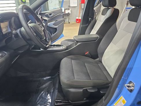 Used 2024 Chevrolet Trax RS w/ Driver Confidence Package FWD image 16