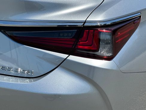 Certified 2025 Lexus ES 350 w/ Accessory Package (Z2) FWD image 27