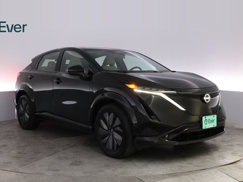 Used 2024 Nissan Ariya AWD image 13