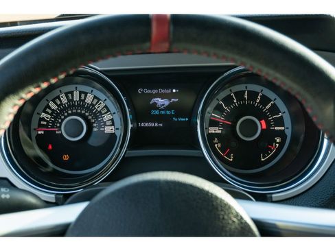 Used 2013 Ford Mustang Premium image 18