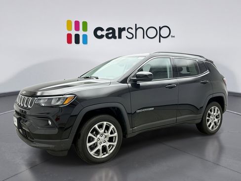 Used 2022 Jeep Compass Latitude image 1