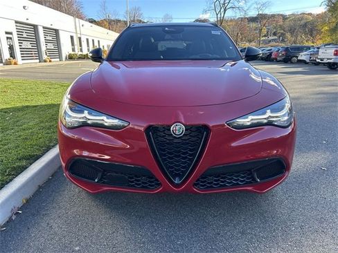 New 2025 Alfa Romeo Stelvio Sprint image 3