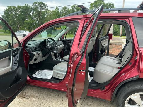 Used 2014 Subaru Forester 2.5i Limited AWD/4WD image 9