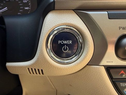 Used 2013 Lexus ES 300h w/ Luxury Pkg FWD image 32