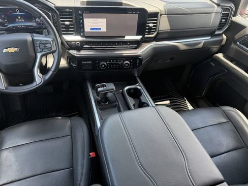 Used 2023 Chevrolet Silverado 1500 LTZ AWD/4WD image 19