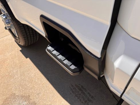 Used 2023 Ford F250 XLT image 37