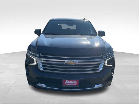 Used 2024 Chevrolet Suburban High Country image 35