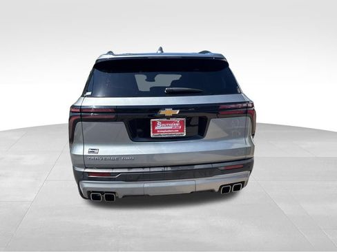 Used 2026 Chevrolet Traverse LT AWD/4WD image 7