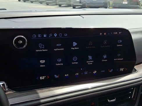 Certified 2025 Chevrolet Suburban LT AWD/4WD image 17