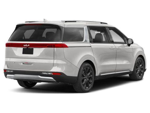 Used 2024 Kia Carnival SX Prestige FWD image 2