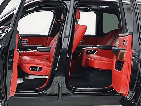 Used 2019 Rolls-Royce Cullinan AWD/4WD image 5