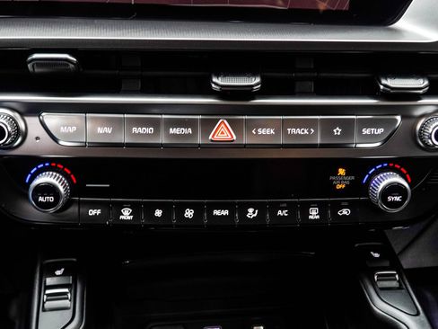 Used 2024 Kia Telluride S w/ S Sunroof Package FWD image 25