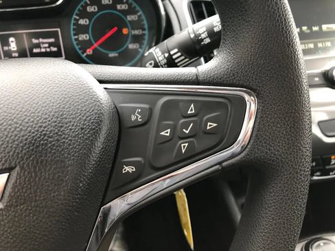 Used 2018 Chevrolet Cruze LT FWD image 19