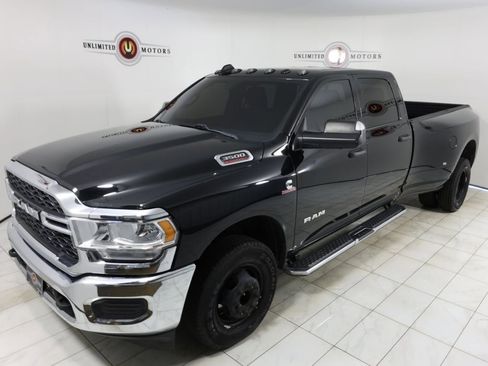 Used 2022 RAM 3500 Tradesman RWD image 35
