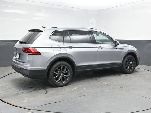 Used 2022 Volkswagen Tiguan SE FWD image 7