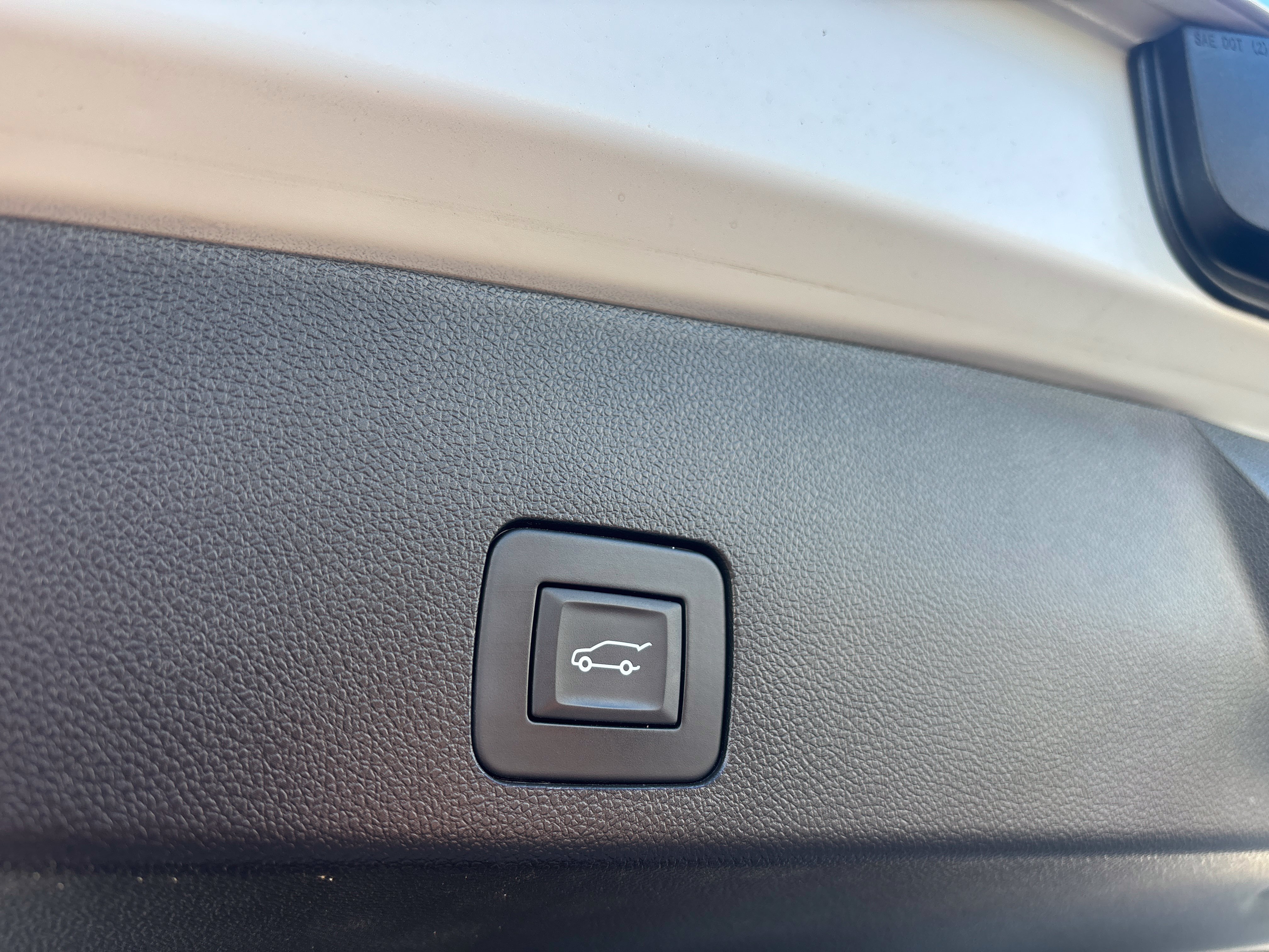 Used 2023 Buick Encore GX Select w/ Sport Touring Package FWD image 7