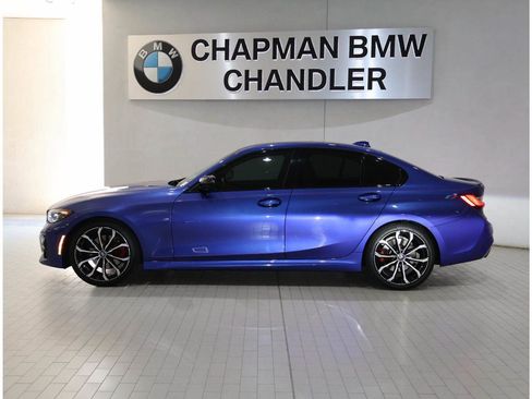 Used 2022 BMW 330i Sedan w/ M Sport Package RWD image 3