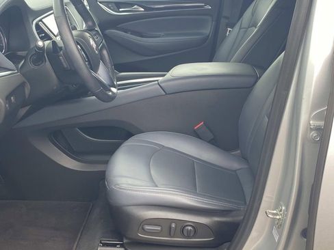 Used 2022 Buick Enclave Essence w/ Sport Touring Edition image 18