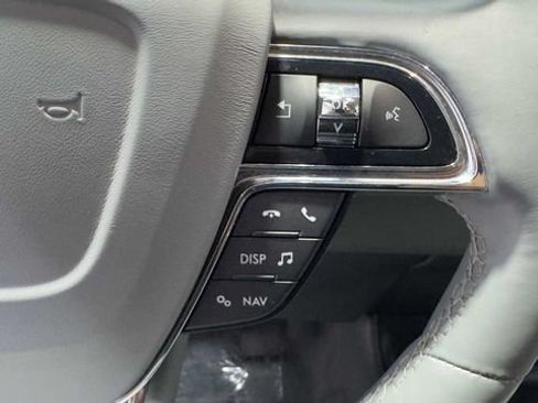 Used 2019 Lincoln Navigator L Select RWD image 33