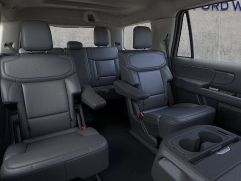 New 2026 Ford Expedition Active RWD image 11