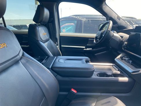 Used 2025 Ford Expedition Tremor AWD/4WD image 8