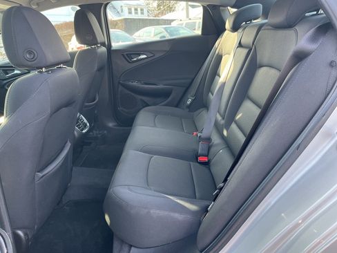 Used 2017 Chevrolet Malibu LT image 10