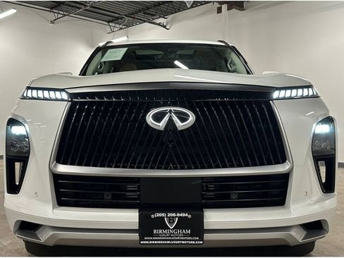 Used 2025 INFINITI QX80 Luxe image 3