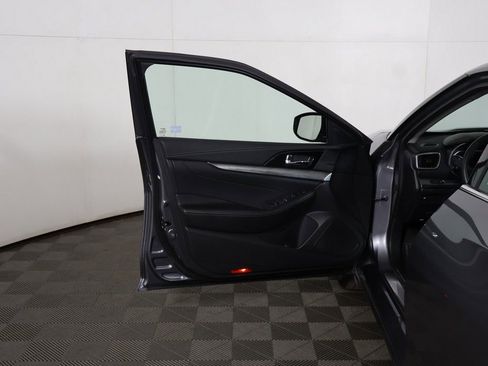 Used 2023 Nissan Maxima SV w/ Floor Mat Group FWD image 18