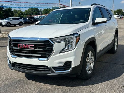 Used 2024 GMC Terrain SLE w/ Driver Convenience Package AWD/4WD image 3