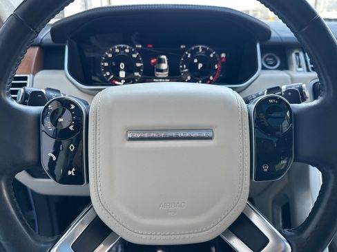 Used 2019 Land Rover Range Rover HSE image 16