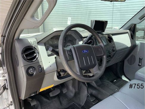 Used 2016 Ford F550 4x4 SuperCab Super Duty image 32