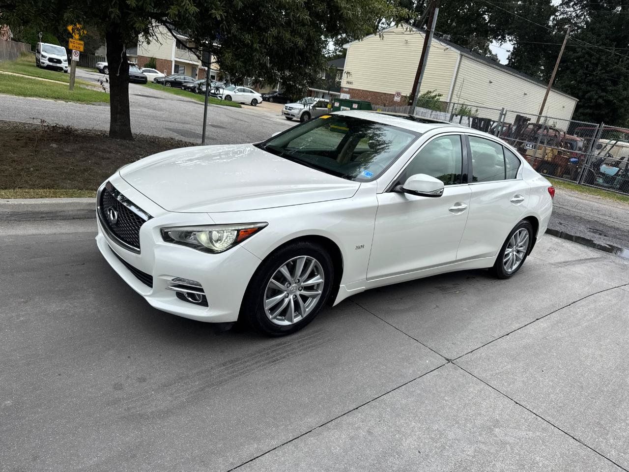 Used 2017 INFINITI Q50 3.0t Premium w/ 3.0T Premium Plus Package AWD/4WD image 7