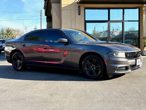 Used 2019 Dodge Charger SXT w/ Cold Weather Package image 1