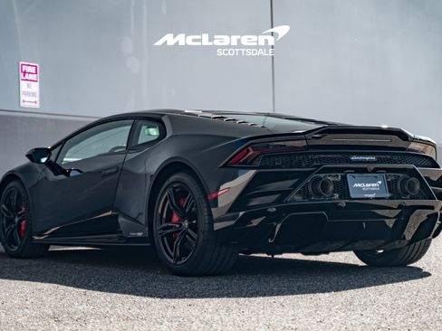Used 2021 Lamborghini Huracan EVO RWD image 5