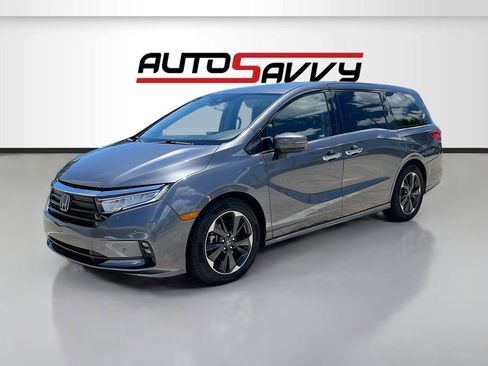 Used 2023 Honda Odyssey Elite image 3