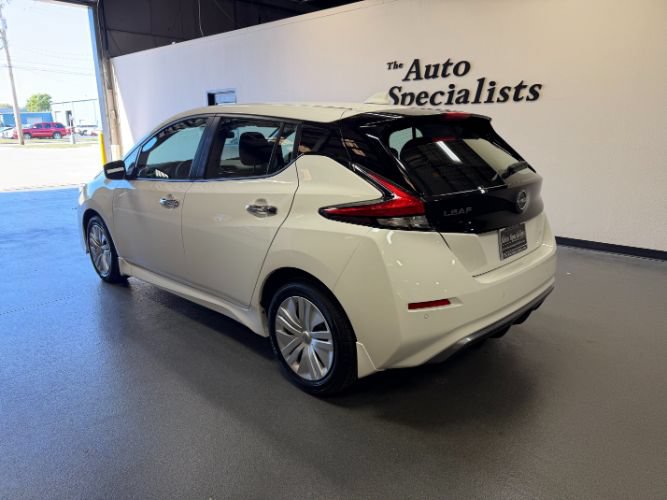 Used 2025 Nissan Leaf S FWD image 2
