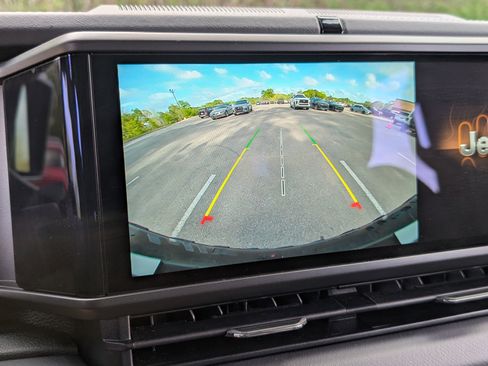 Used 2025 Jeep Wrangler Unlimited Rubicon 4xe w/ Convenience Group image 26