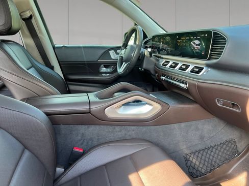 Used 2020 Mercedes-Benz GLE 350 4MATIC w/ Premium Package image 17