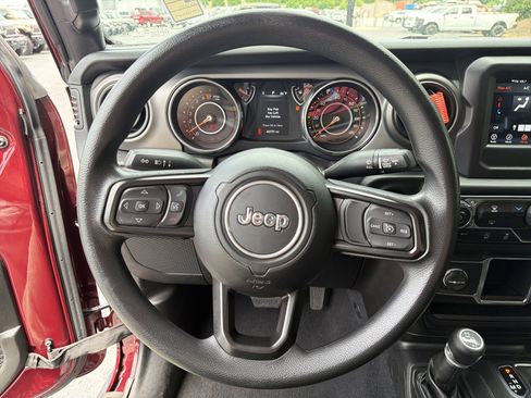 Used 2022 Jeep Gladiator Sport AWD/4WD image 32