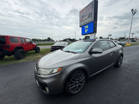 Used 2010 Kia Forte Koup SX FWD image 7