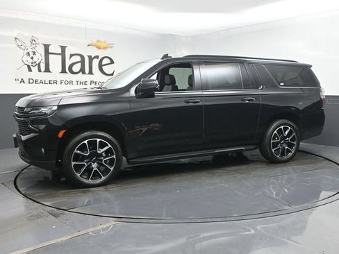 Used 2022 Chevrolet Suburban RST w/ Luxury Package AWD/4WD image 35