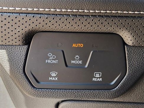 New 2026 Volkswagen Atlas Cross Sport SEL image 18