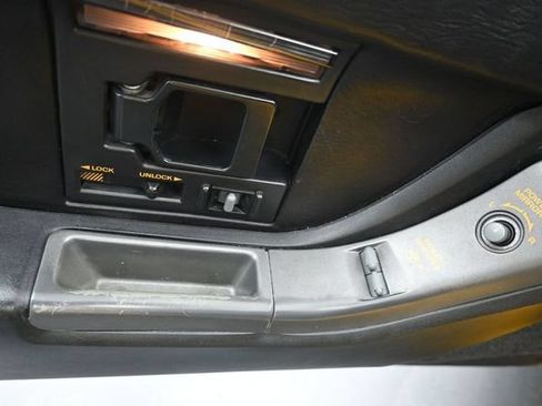 Used 1990 Chevrolet Corvette Convertible RWD image 7