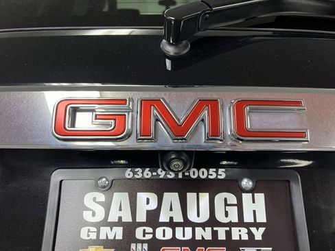 Certified 2023 GMC Acadia SLT AWD/4WD image 32