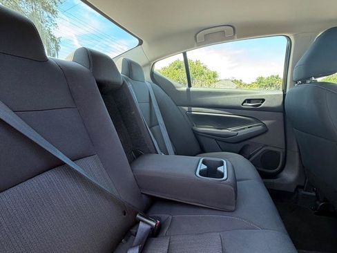 Used 2025 Nissan Altima 2.5 SV FWD image 17