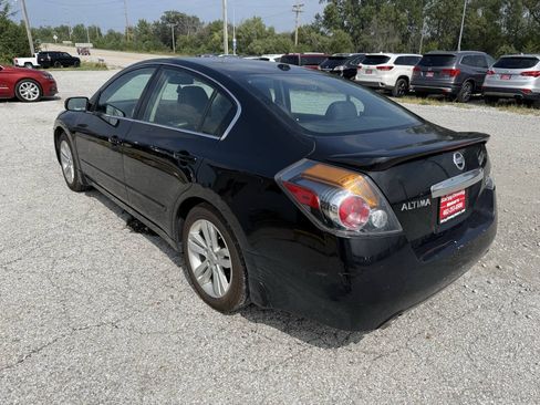 Used 2011 Nissan Altima 3.5 SR w/ 3.5SR Premium Pkg FWD image 5