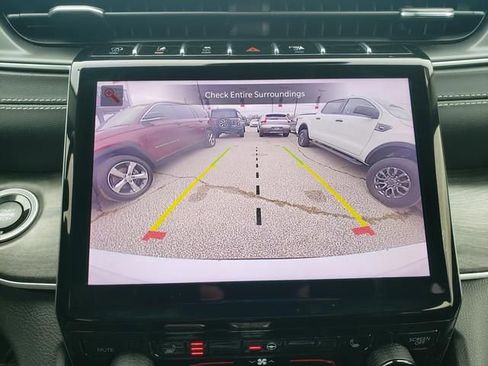 Used 2023 Jeep Grand Cherokee L Limited image 24