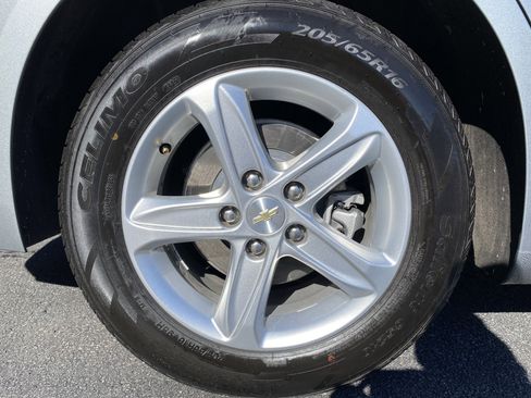 Used 2024 Chevrolet Malibu LT image 38