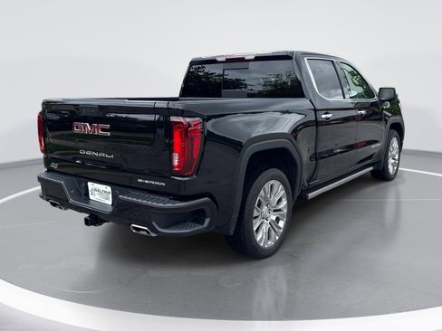 Used 2022 GMC Sierra 1500 Denali w/ Denali Premium Package AWD/4WD image 8